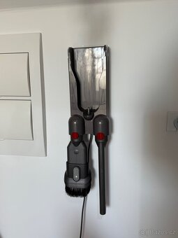 Vysavač Dyson V10 - 4