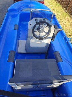 Plastova motorova lod FunYak motor Yamaha 20hp - 4