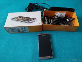 mobilní telefon Sony Xperia ARC - 4