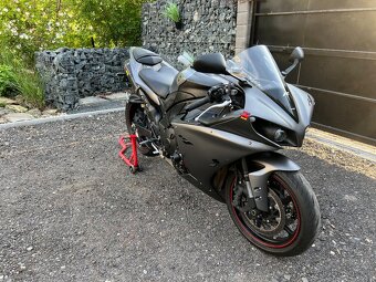 Yamaha r1 - 4
