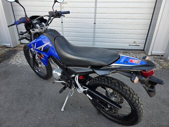 YAMAHA XT 125 R 2012 - 4