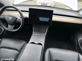 Tesla 3 Long Range  Faceliftová verze  03.2021 - 4