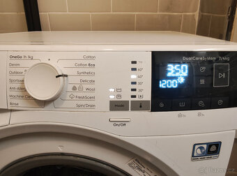 Pračka se sušičkou Electrolux - výborný stav - 4
