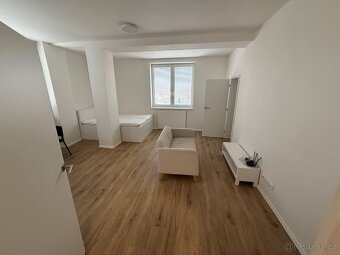 Pronájem bytu 1+kk, 43m2, novostavba v centru Vyškova - 4