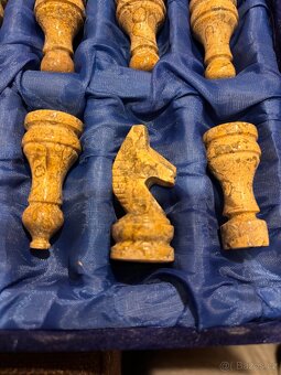 Šachy z fosilií, ruční práce - 4