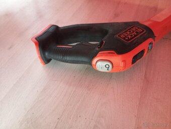 Byl to křovinořez Black+Decker na náhradní díly máme jen čás - 4