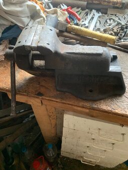 Stolní svěrák 100mm - 4