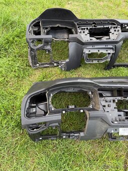 VW TOURAN DÍLY 5T - 4