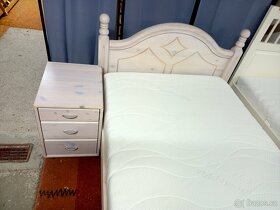 Prodám krásnou postel z masivu 100 x 200 cm - 4