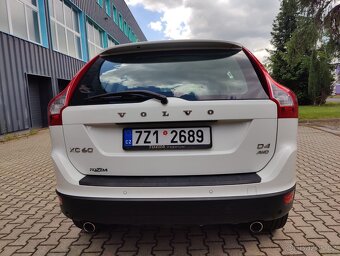 Volvo XC60 2,4 D AWD servis + pneu - 4
