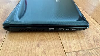 Asus A52J - 4
