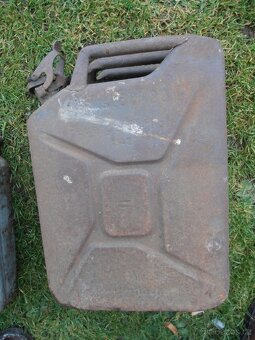 Kanistry Wermacht Kraftston 20 l, Feuergrfahrlich 1942, WS 3 - 4