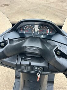 Suzuki Burgman 400 r.v 2011 - 4