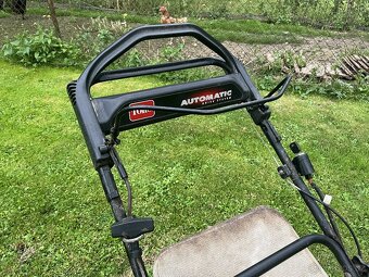 Sekačka TORO 600 s pojezdem a el. startérem, na opravu či ND - 4