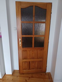 Dřevěné částečně prosklené dveře š. 80 cm - 4