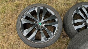 Originál letní alu Škoda Fabia 2 RS 205/40/17 - top stav - 4