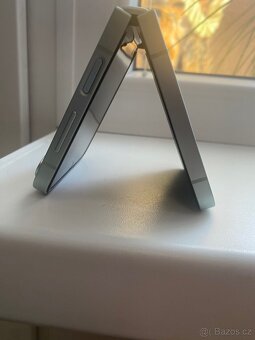 Samsung ZFlip6 - 4