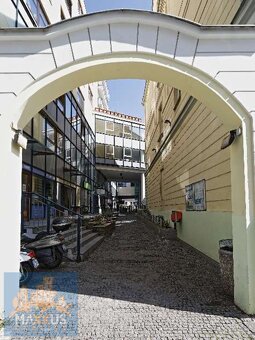 Pronájem nebytových prostor (325 m2), Agora Flora – Vila, 2. - 4