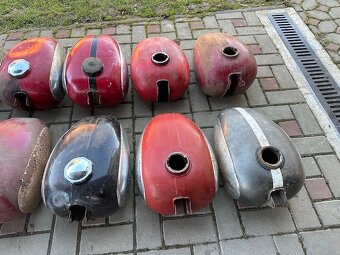 Predám NÁDRŽ JAWA 250 350 panelka s bočnými krytmi - 4