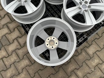 Audi Q7, kola 18" - 4