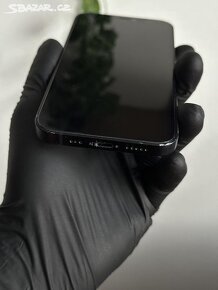 iPhone 12 128GB černá - 100% baterie - 4