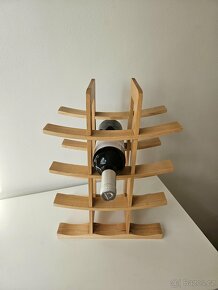 Dřevěný stojan na láhve - 4