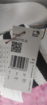 Nové pantofle Adidas Adilette 22, vel. 39 - 4