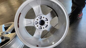 orig alu kola VW 6,5j x 16"" ET 33 - 4
