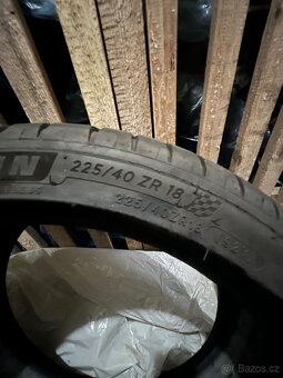 Prodám Michelin Pilot Sport 4 225/40/ZR18 92Y - 4