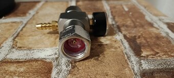 Regulátor tlaku v láhvi CO2 s adaptérem - 4