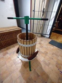 Dřevěný Lis na ovoce cca 20l , zánovní - nevyužitý - 4