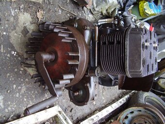 Prodám motor pro pásový traktor PT 10 Agrostroj Prostějov - 4