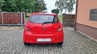 Hyundai i20, 1.2i / najeto 41 000 km 1.Majitel - 4