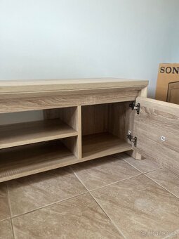 TV stolek HASLUND z Jysku - 4