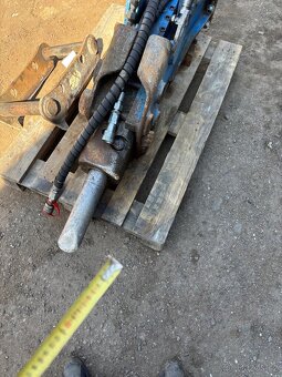 Bourací kladivo značky Vistraini VHX 400, hmotnost 400 kg - 4