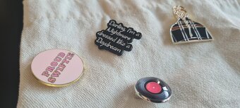 618 Taylor Swift - 2x taška + odznaky + náramky - 4