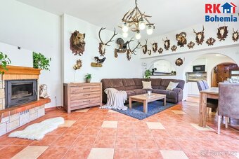 Prodej rodinného domu 4+1 s lodžií a s garáží v obci Hradeší - 4