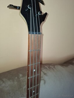 Baskytara Ibanez - 4