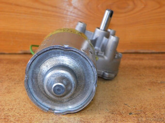 Elektromotor s převodovkou SWF 403.855 24 VDC, 34 ot./min. - 4