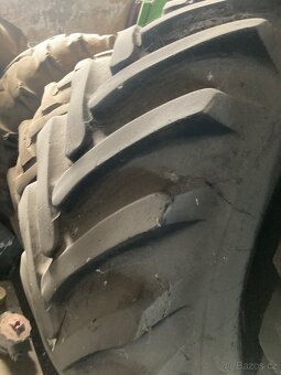 Prodám pneu včetně disku rozměr 610-665 231-26 - 4