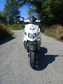 Malaguti fantom f 12 R.sleva - 4