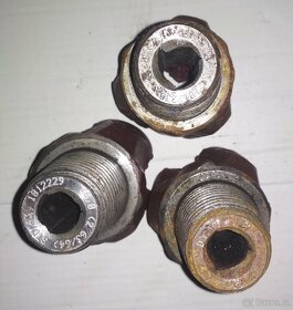 vrtací korunka - 3.válečkové roubíkové vrtací dláto pr.76 mm - 4