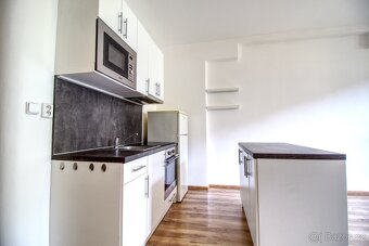 Prodej bytu 2+kk, 45 m² s balkónem, Pardubice - centrum. - 4