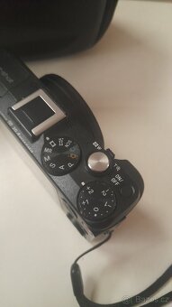 Sony Cyber-shot DSC-HX60V - 4