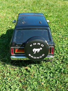 RC model Traxxas TRX-4 - Ford Bronco + příslušenství - 4