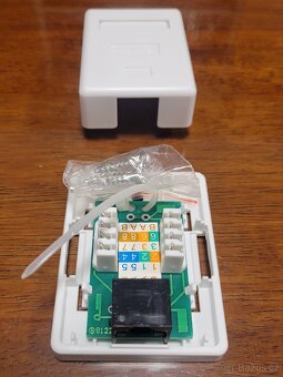 5x síťová zásuvka RJ45 na omítku Datacom. - 4