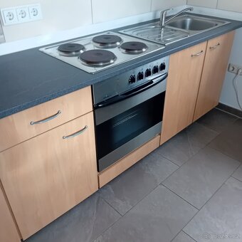 Kuchyňská linka se spotřebiči - 4