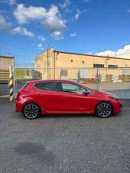 Kia Cee´d GT - 1.6 T-GDI - 170 kW - TOP STAV - - 4