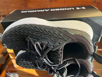Boty bezecke Under Armour - 4