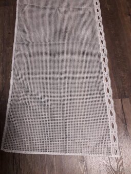 LÁTKY A ZÁCLONY - 4